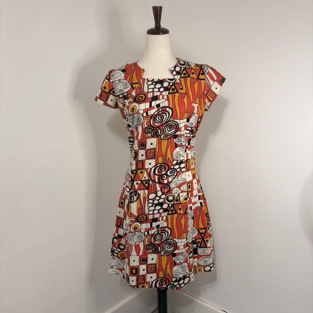 Vintage 70s Abstract Print Short Sleeve Halloween Mini Dress